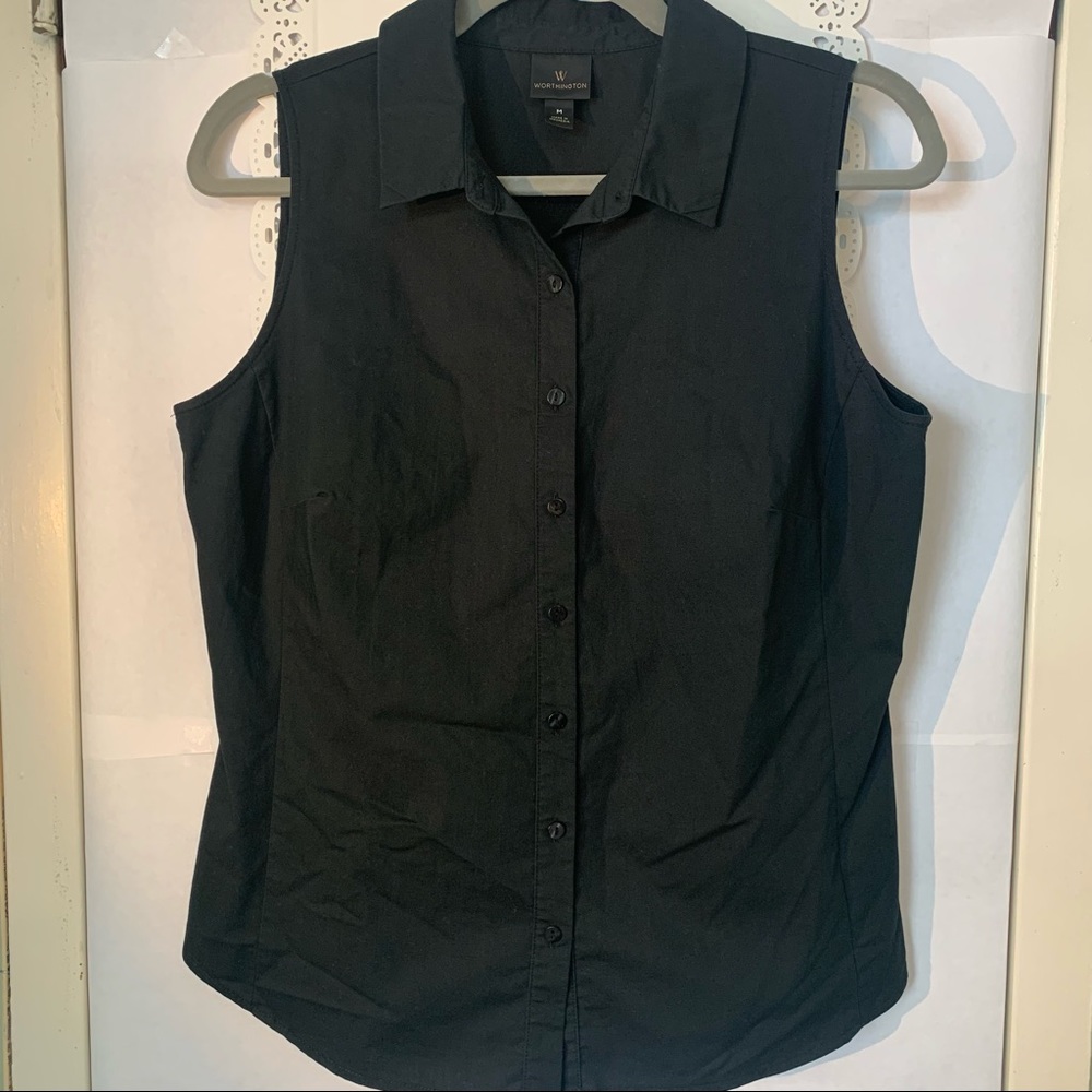 Worthington Sleeveless Black Button Up